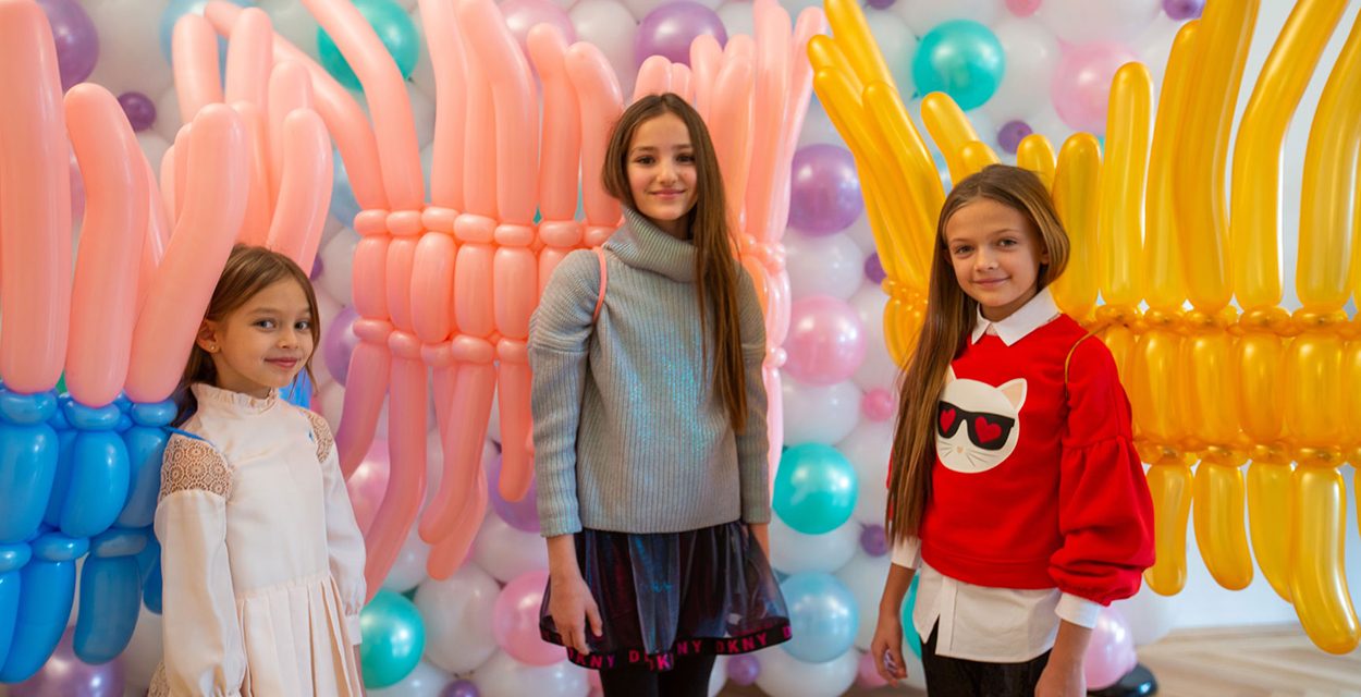 Super-Kindermodel Anna Pavaga zu Gast auf der Fashion-Show in München.