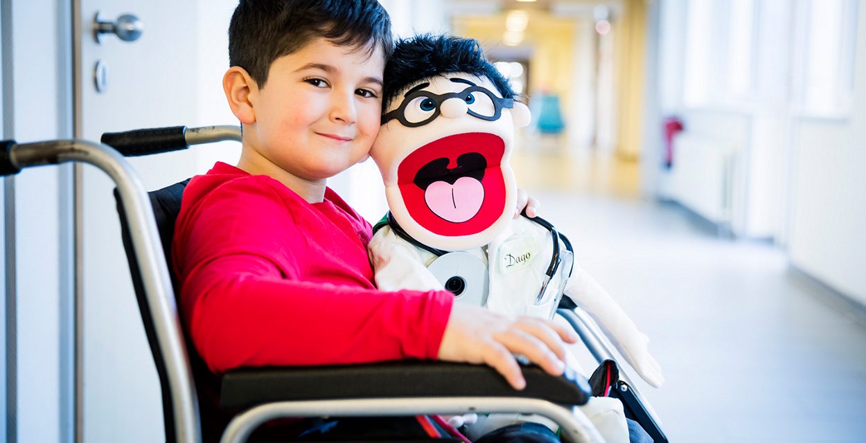 Dr. Dago: Eine Puppe, die Kindern Mut macht.