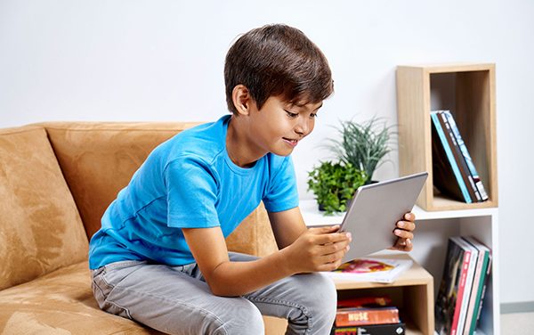 Mediensucht: Kinder 2020 häufiger online.